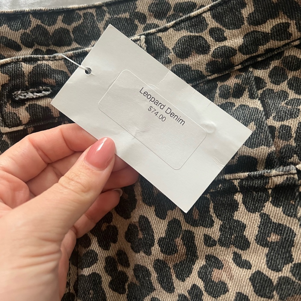 Leopard Jeans - Picture 2 of 4